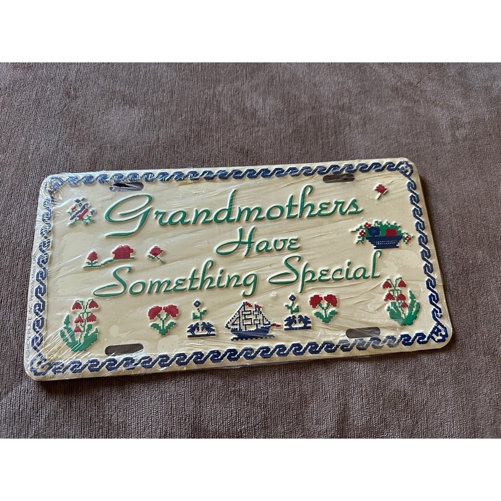 Fashion Plate Inc. Novelty License Plate OS Cream New Grandmother 1990